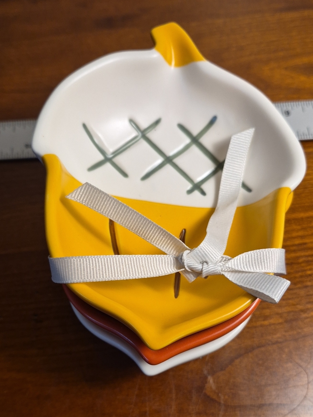 Hallmark Yellow & White Leaf-Shaped Serving Dish Set